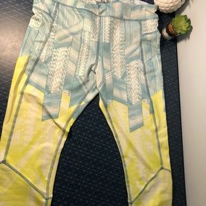 NWT Sz L Lou&Grey performance leggings